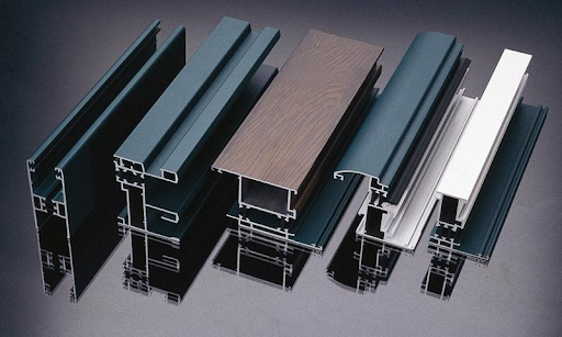Nhôm định hình là loại nhôm đã qua quá trình xử lý và đùn ép