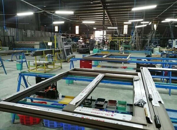 Chiến lược về phát triển sản phẩm nhôm kính