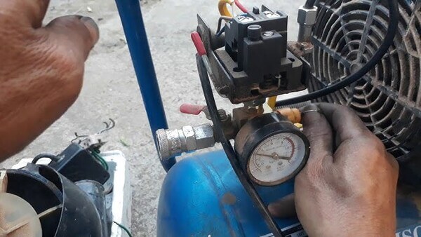 Hướng dẫn xả máy nén khí có nhiều nước bằng tay