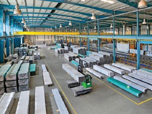 Xem xét thị trường khi mở xưởng sản xuất nhôm kính