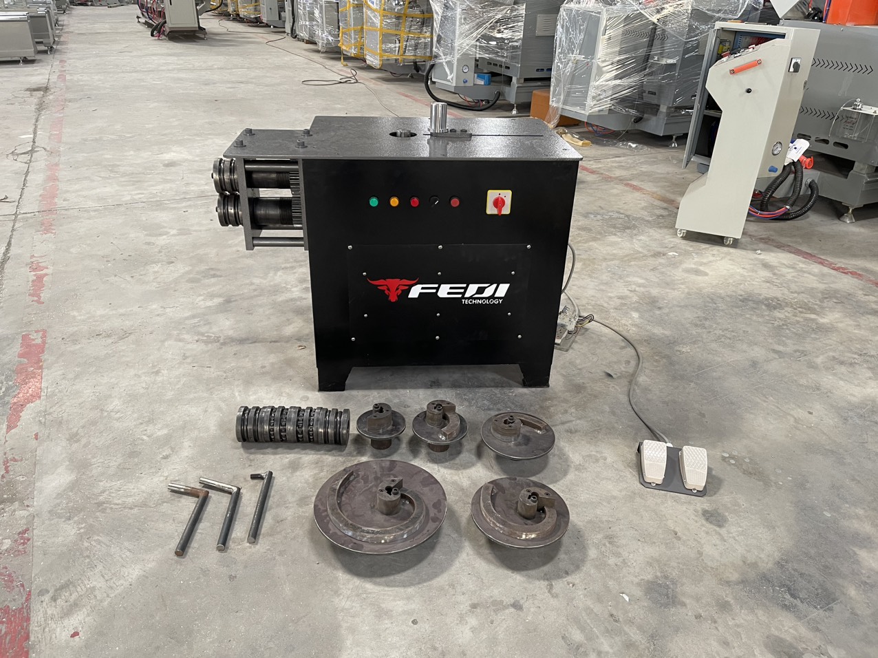 Máy uốn sắt mỹ thuật của Fedi Việt Nam