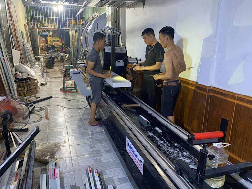 Điều chỉnh và cân chỉnh máy móc