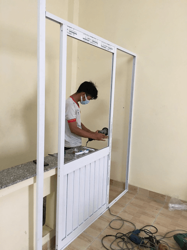 Cửa nhôm chế 