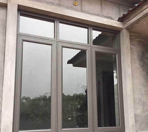 Các yếu tố cần lưu ý khi chọn kích thước cửa sổ nhôm kính 3 cánh
