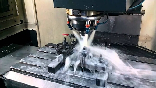 Sử dụng cắt CNC trong sản xuất công nghiệp chế tạo