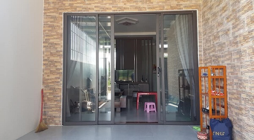 Cửa nhôm xingfa màu xám ghi cửa lùa