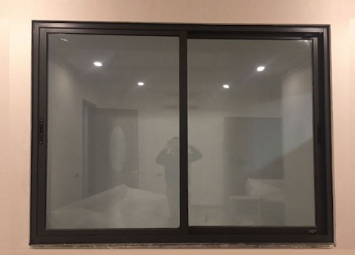 Mẫu cửa nhôm kính lùa Xingfa 2 cánh màu đen