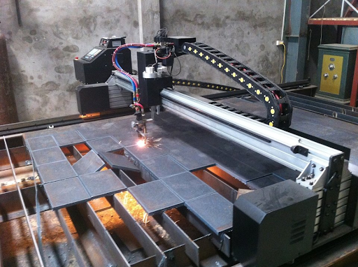 Máy CNC gia công sản phẩm