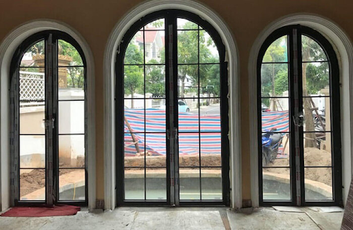 Cửa đi bằng nhôm xingfa quảng đông dạng vòm ấn tượng