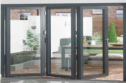 Cửa xếp trượt là một trong những mẫu cửa nhôm Xingfa đen hiện đại