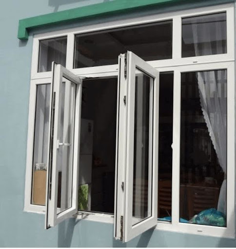 Cửa mở quay là mẫu cửa truyền thống được sử dụng phổ biến trong các công trình nhà ở và văn phòng
