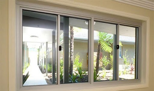 Mẫu cửa sổ nhôm Xingfa kết hợp kính cường lực