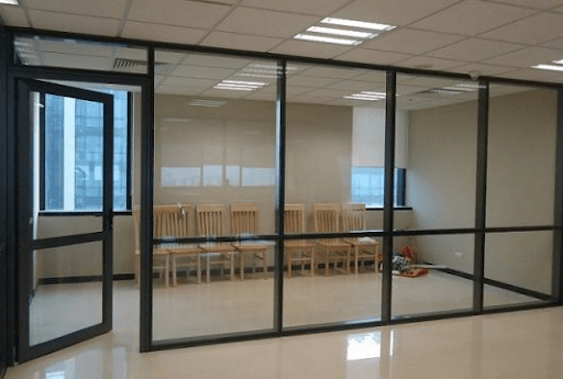 Mẫu vách ngăn có khung nhôm hệ 76