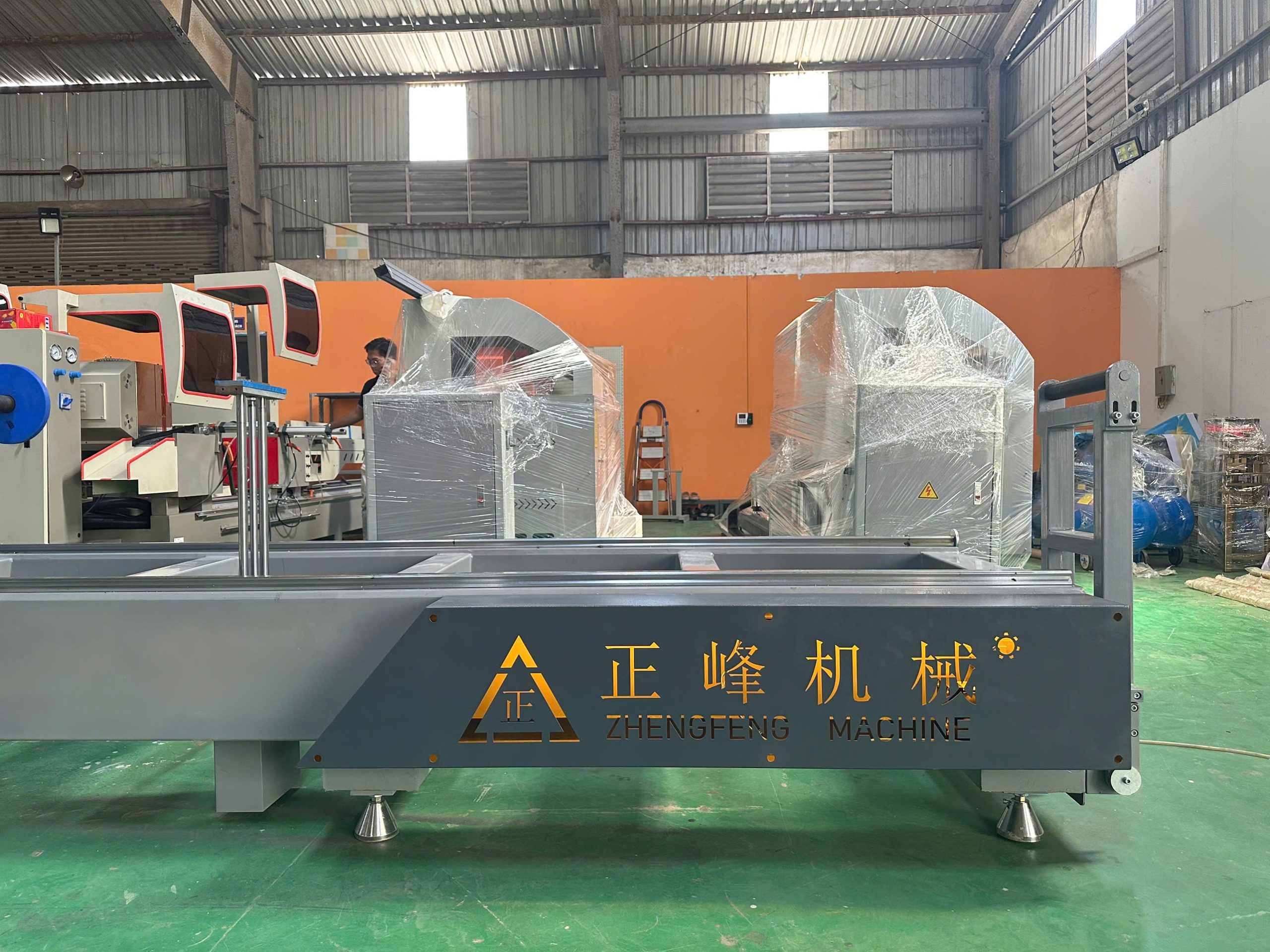 Máy Cắt Nhôm Nội Địa Trung Zhengfeng 600 CNC - Ảnh 2