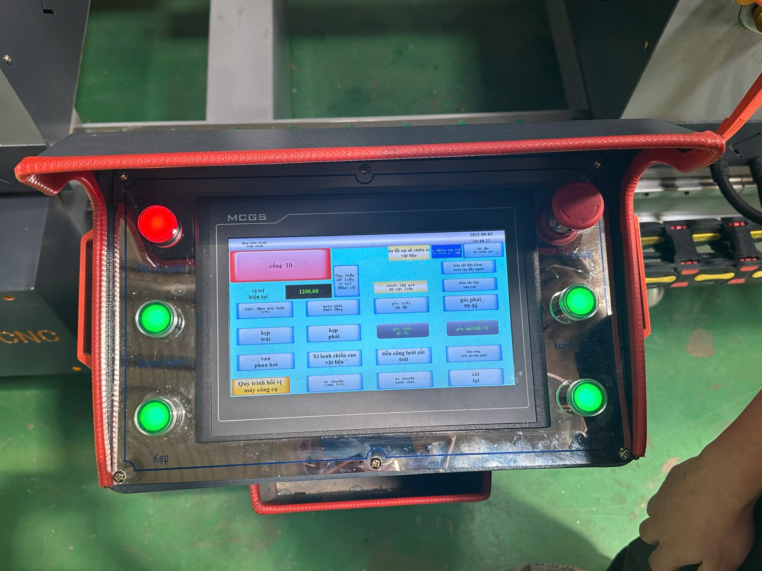 Máy Cắt Nhôm Nội Địa Trung Zhengfeng 600 CNC - Ảnh 8