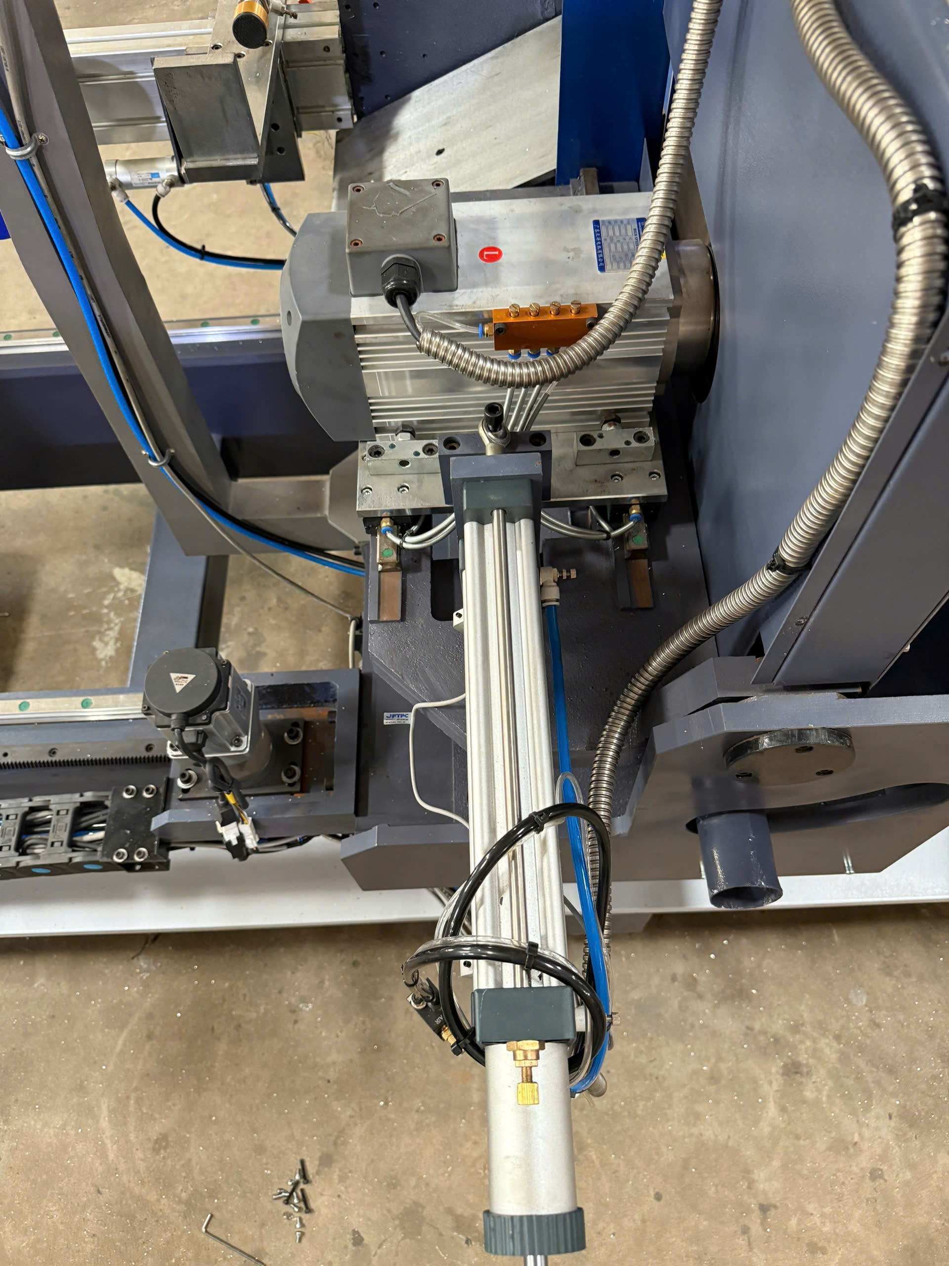 Máy Cắt Nhôm Nội Địa HongDa CNC 600 - Ảnh 17