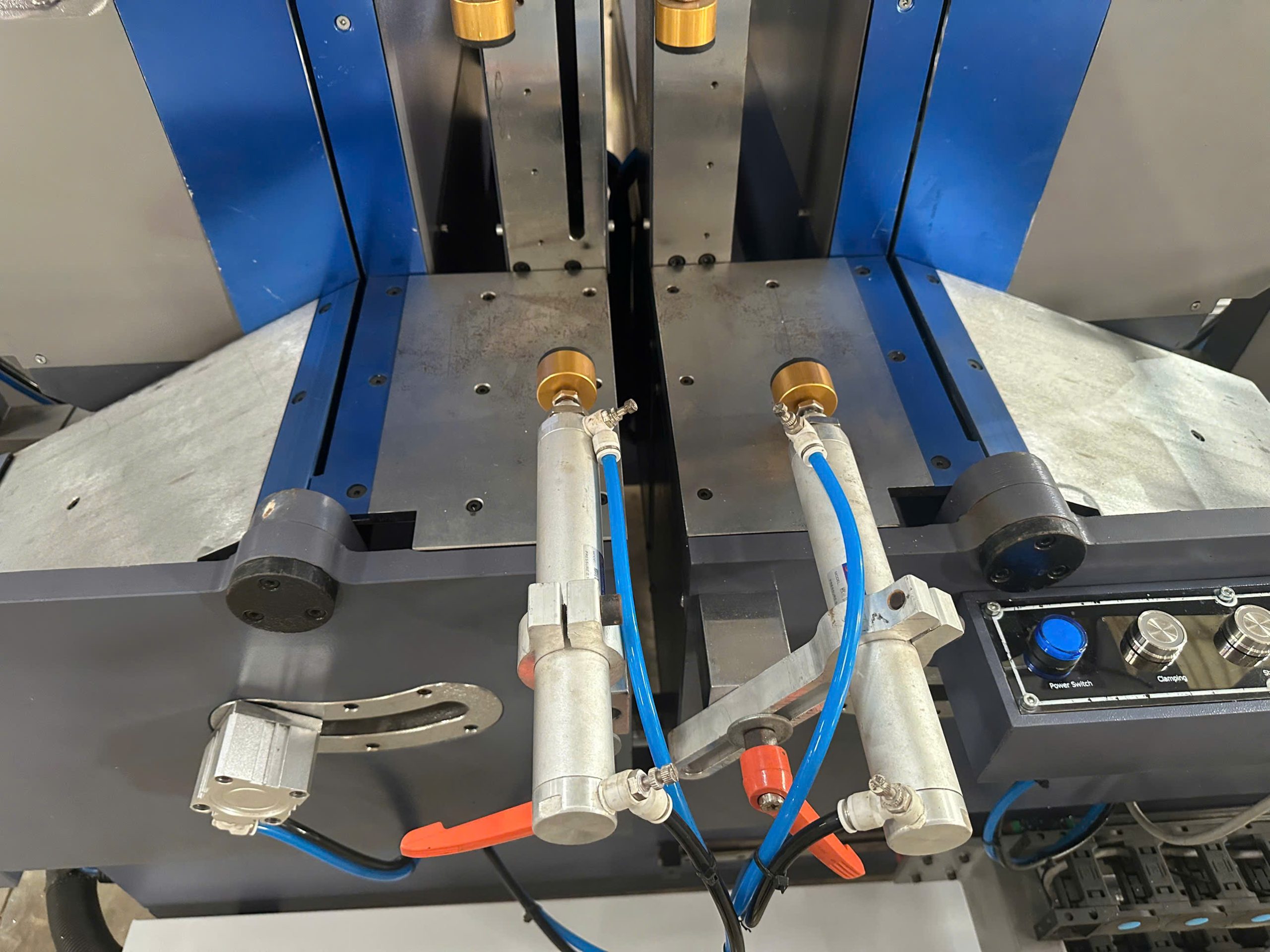 Máy Cắt Nhôm Nội Địa HongDa CNC 600 - Ảnh 3