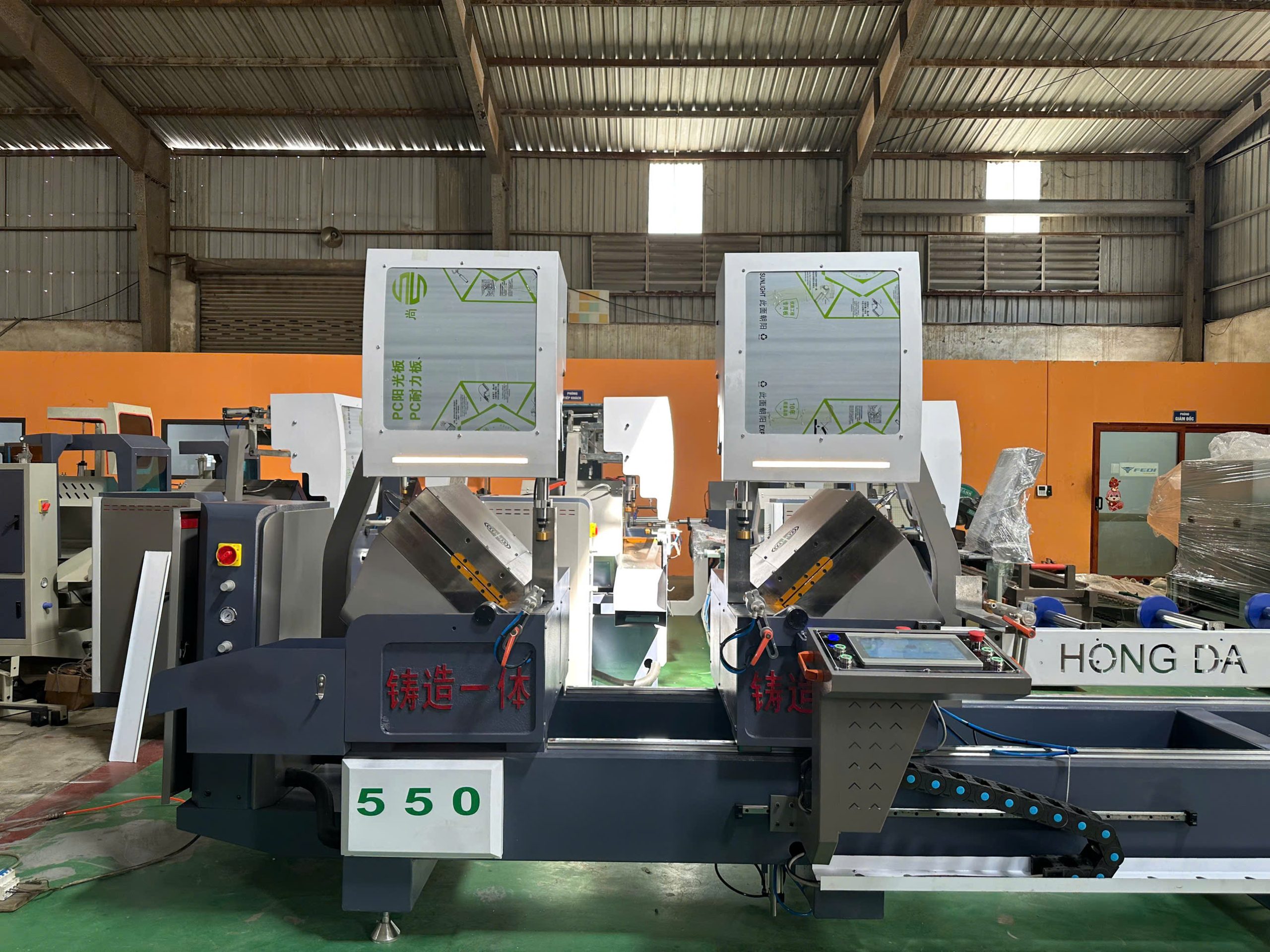 Máy Cắt Nhôm Nội Địa HongDa 550 CNC - Ảnh 4
