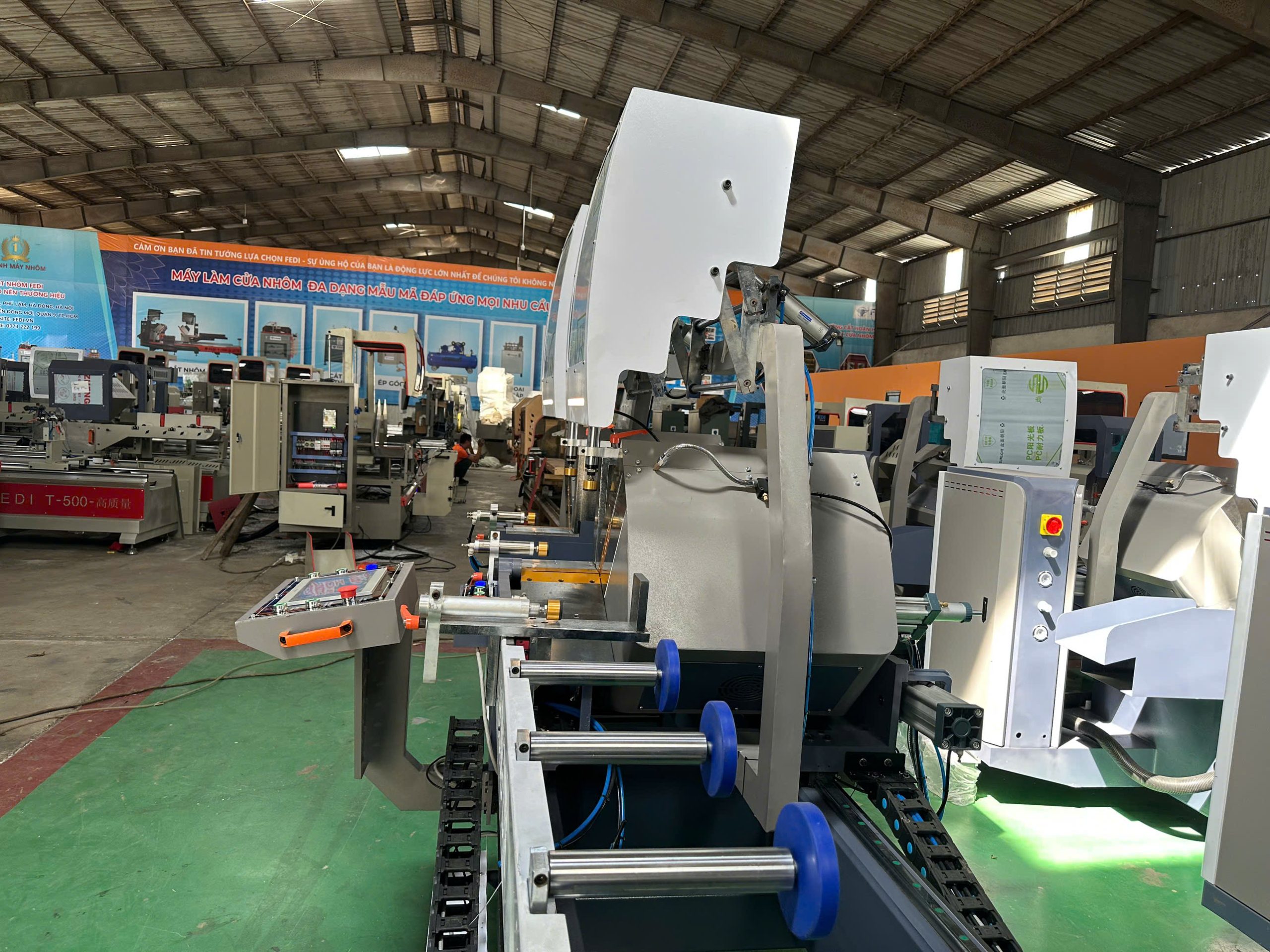 Máy Cắt Nhôm Nội Địa HongDa 550 CNC - Ảnh 13
