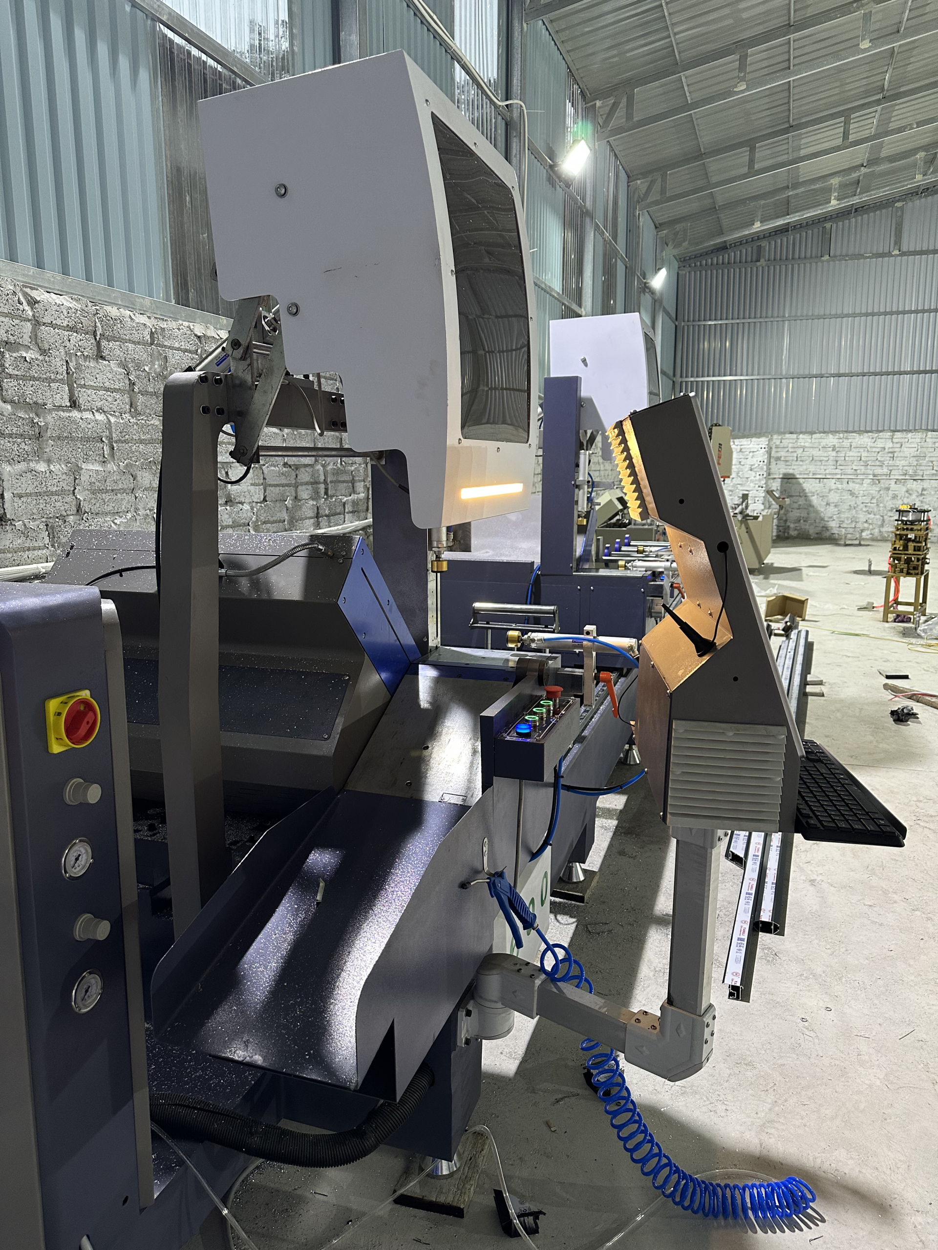 Máy Cắt Nhôm Nội Địa HongDa CNC 600 Ngoại Vi - Ảnh 9