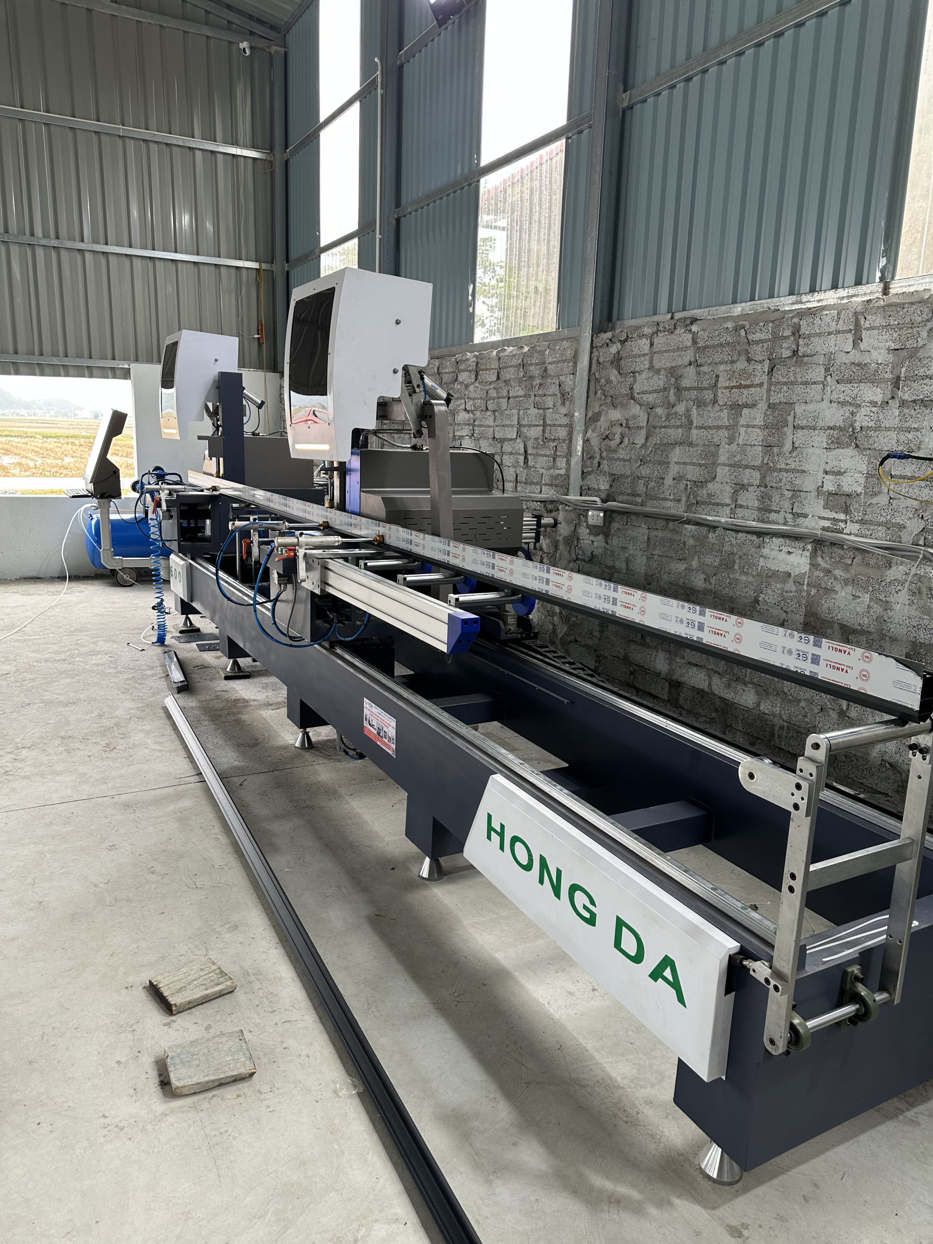 Máy Cắt Nhôm Nội Địa HongDa CNC 600 Ngoại Vi - Ảnh 2